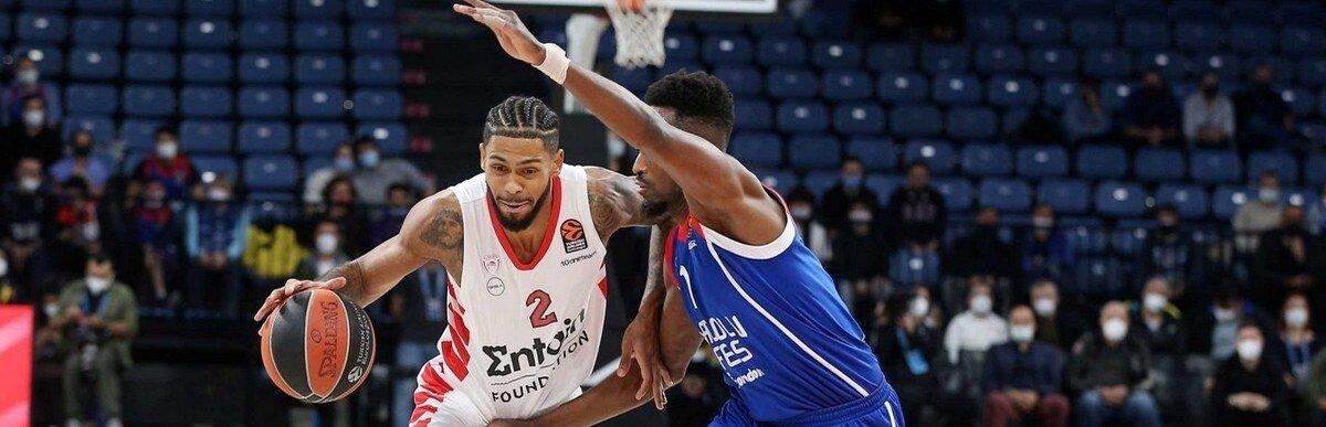 Efes Anadolu  - Olympiacos 